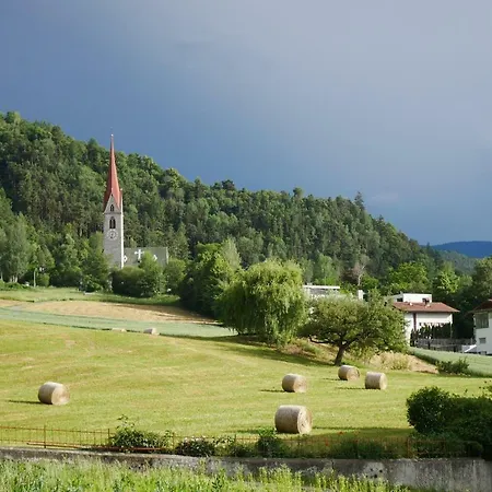 Vintlerhof مزرعة للإقامة