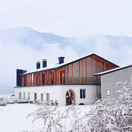 Vintlerhof مزرعة للإقامة *